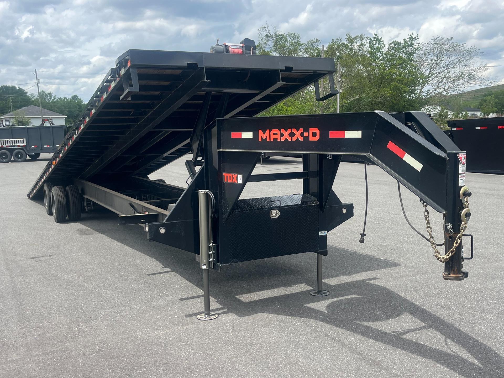 2022 MAXX-D 40' Flatbed Tilt 2