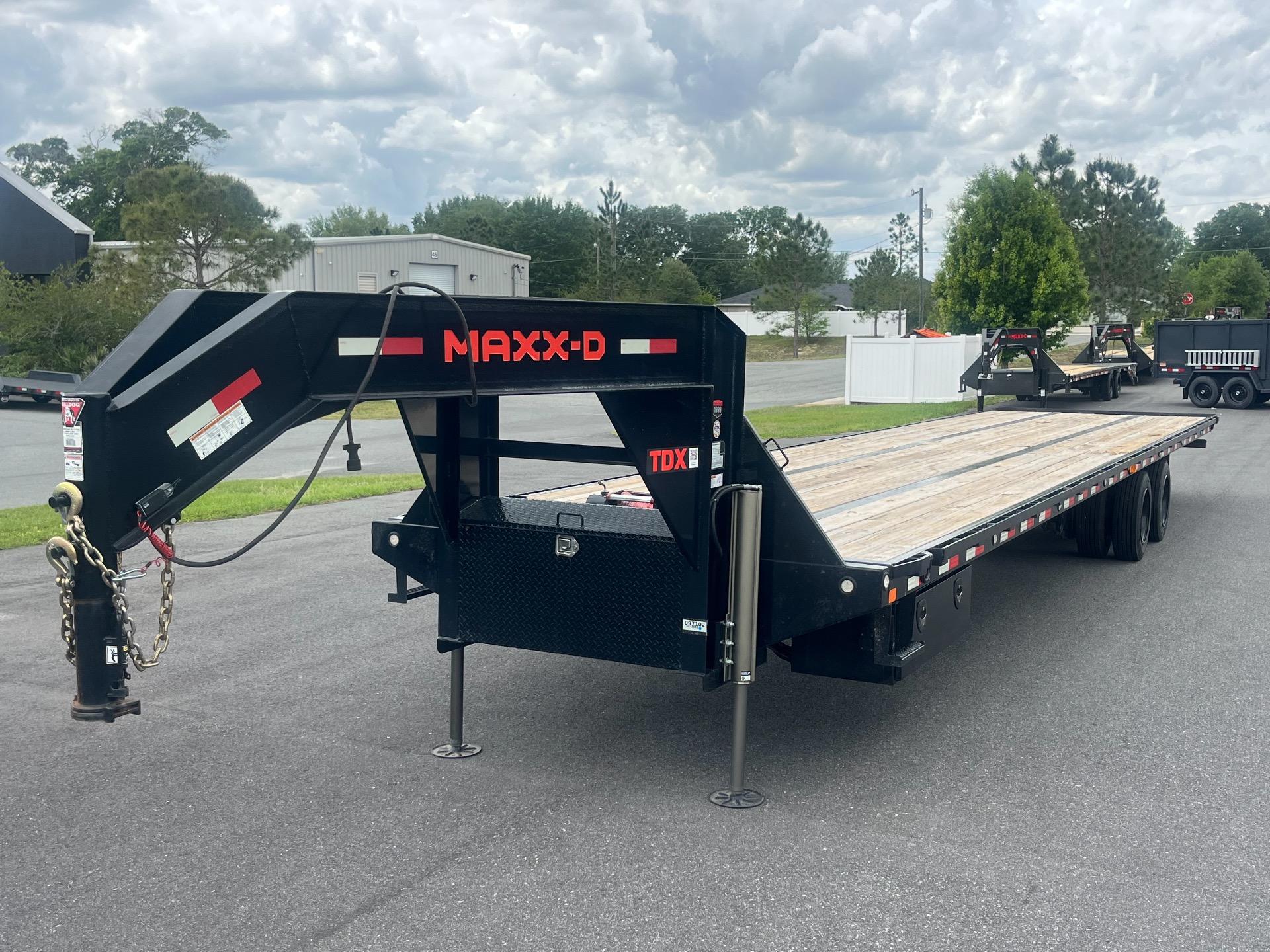 2022 MAXX-D 40' Flatbed Tilt 11