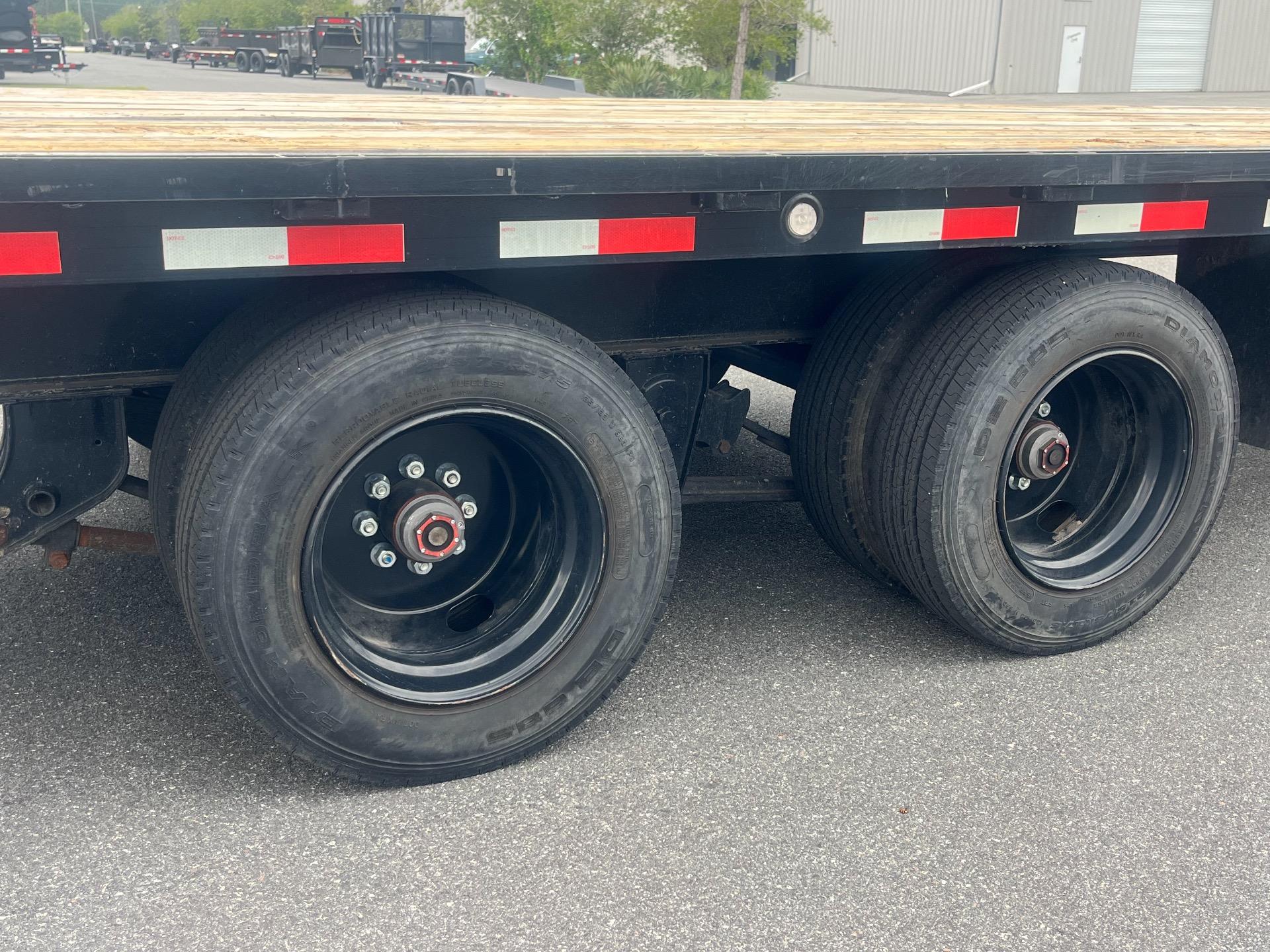 2022 MAXX-D 40' Flatbed Tilt 12