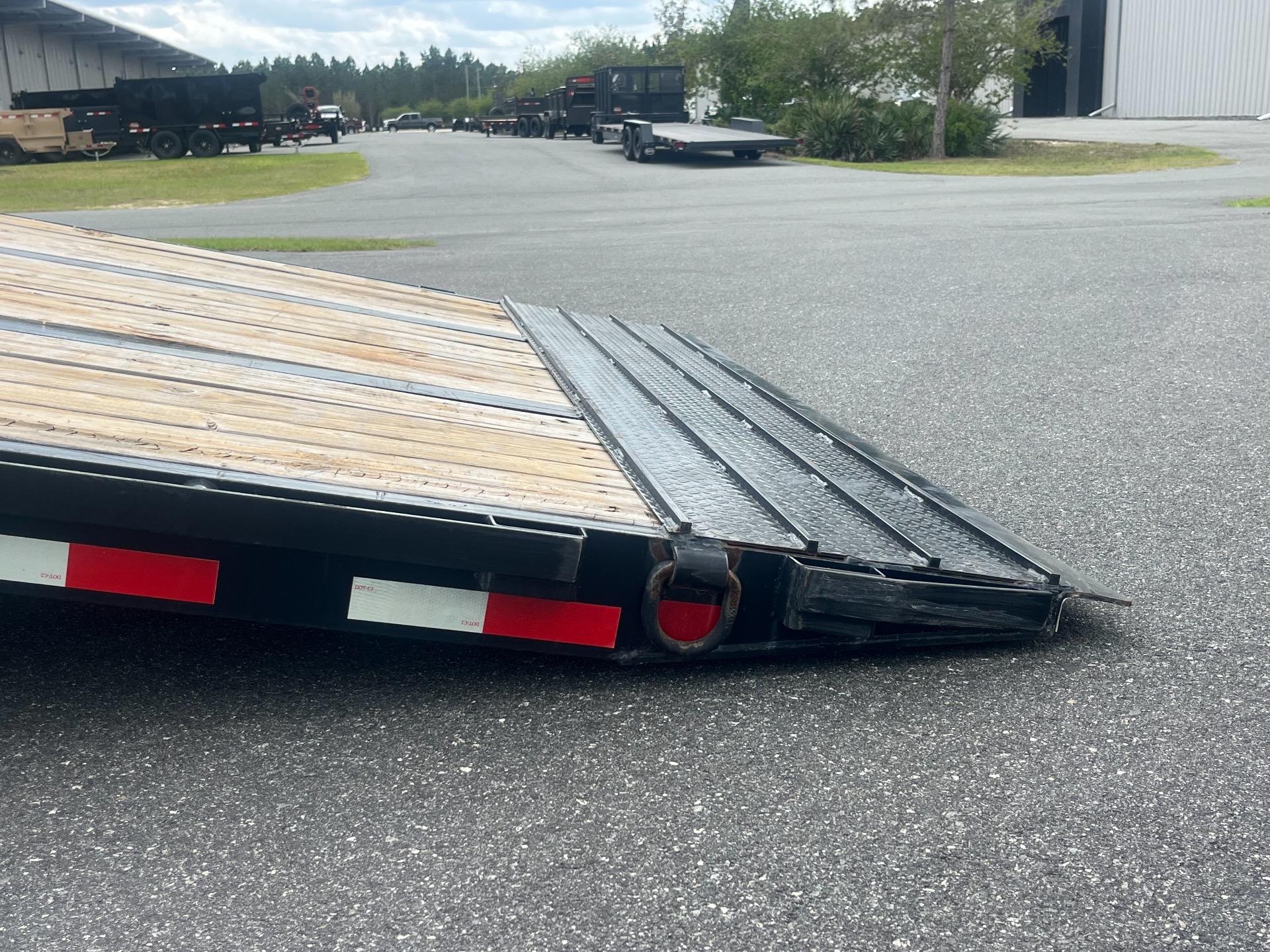 2022 MAXX-D 40' Flatbed Tilt 6