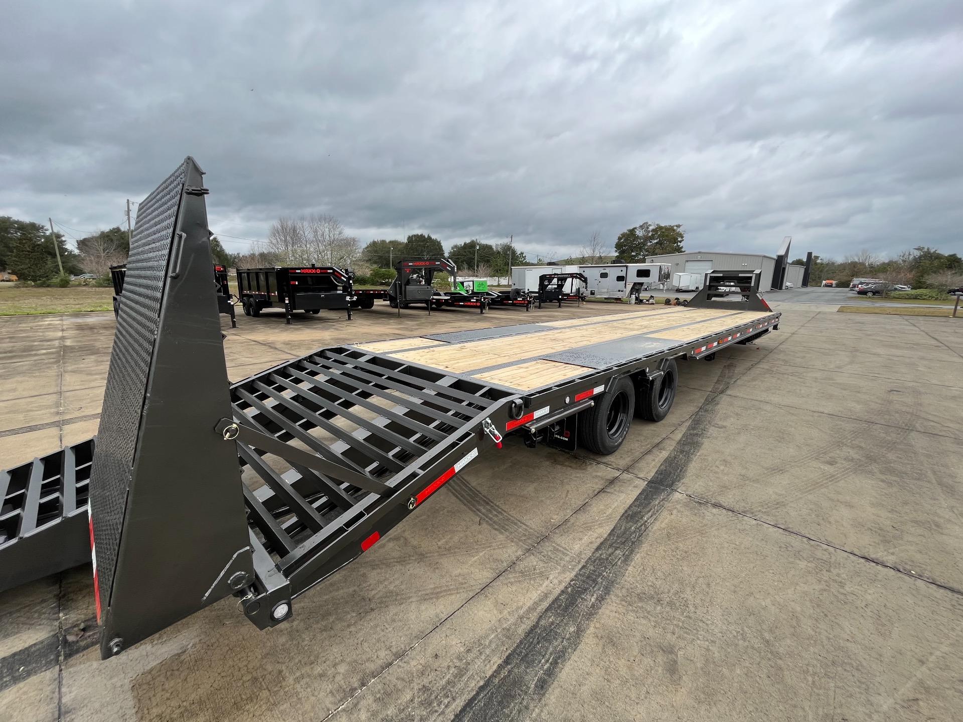 2024 MaxxD 40K Gooseneck Flatbed LHX 102 x 40 For Sale