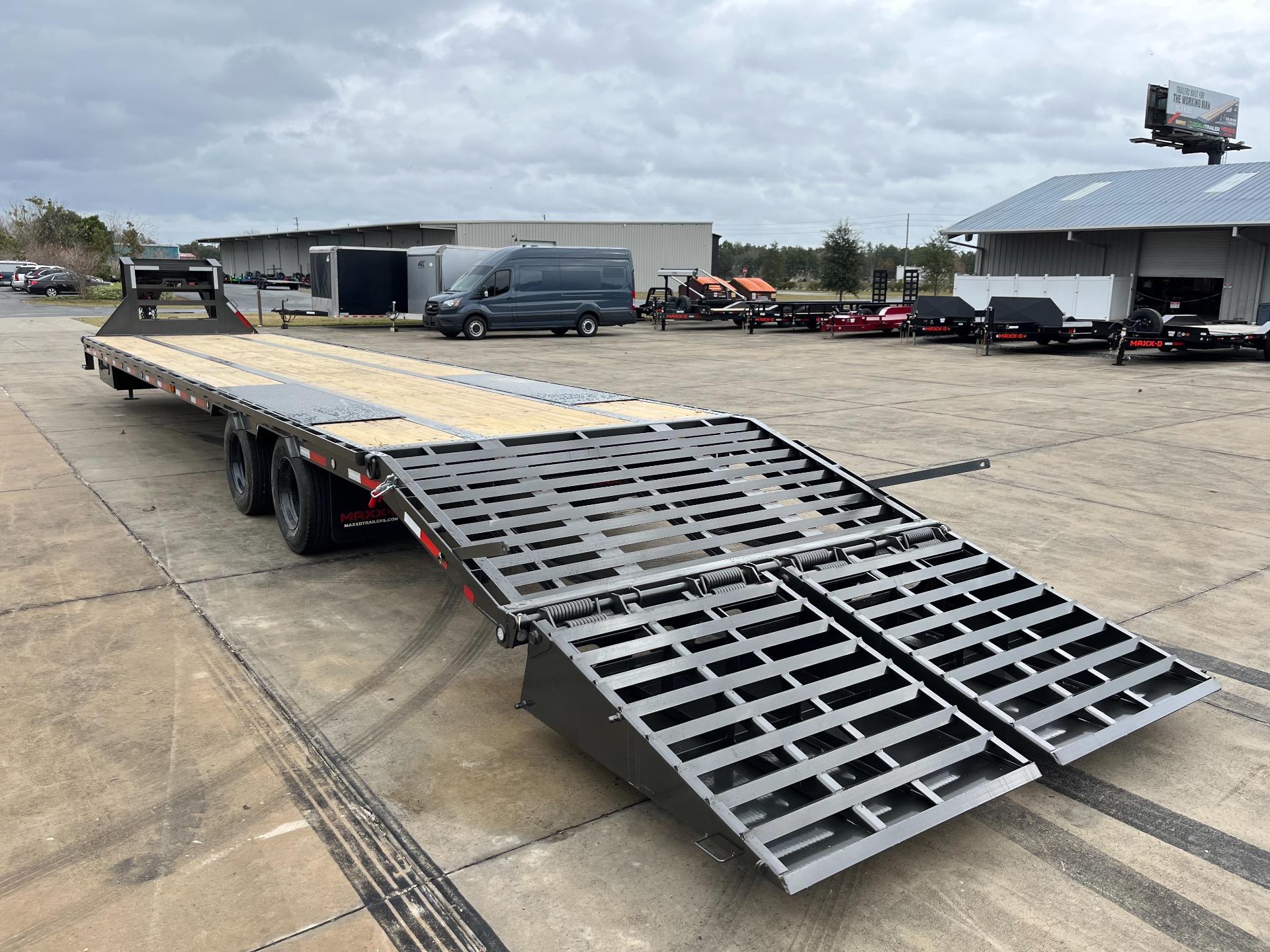 2024 MaxxD 40K Gooseneck Flatbed LHX 102 x 40 For Sale