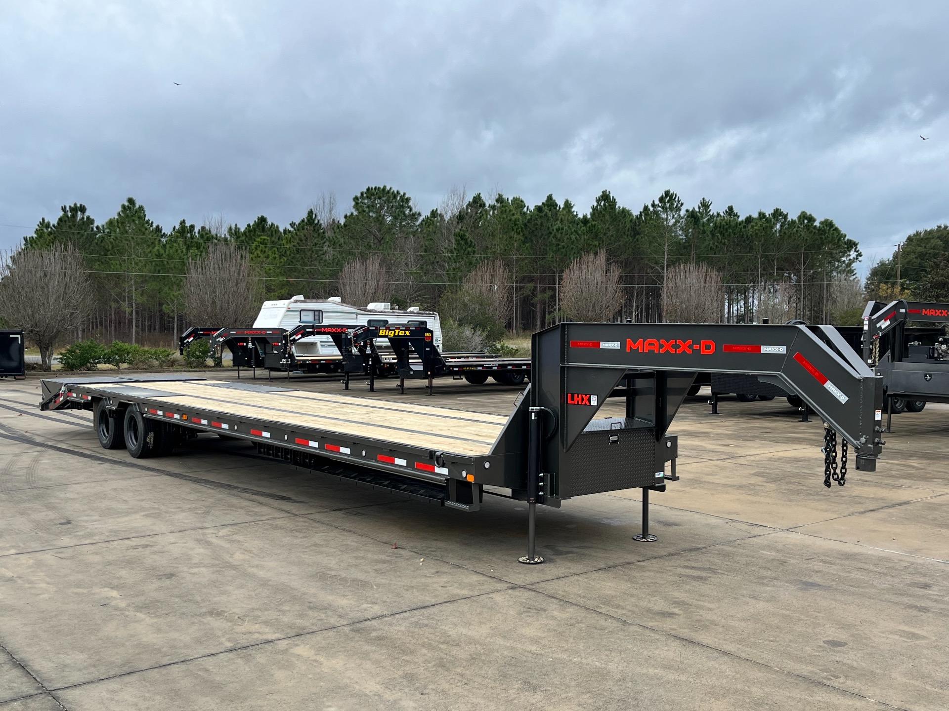 2024 MaxxD 40K Gooseneck Flatbed LHX 102 x 40 For Sale