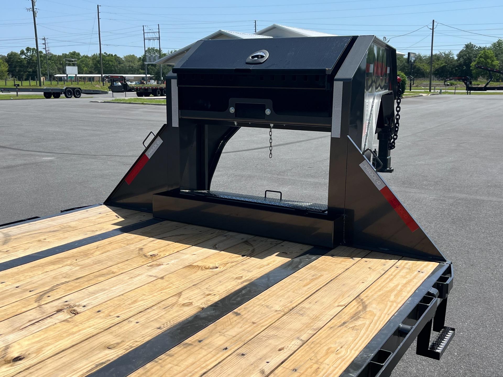 2025 MAXX-D LHX 8.5' x 32' 10