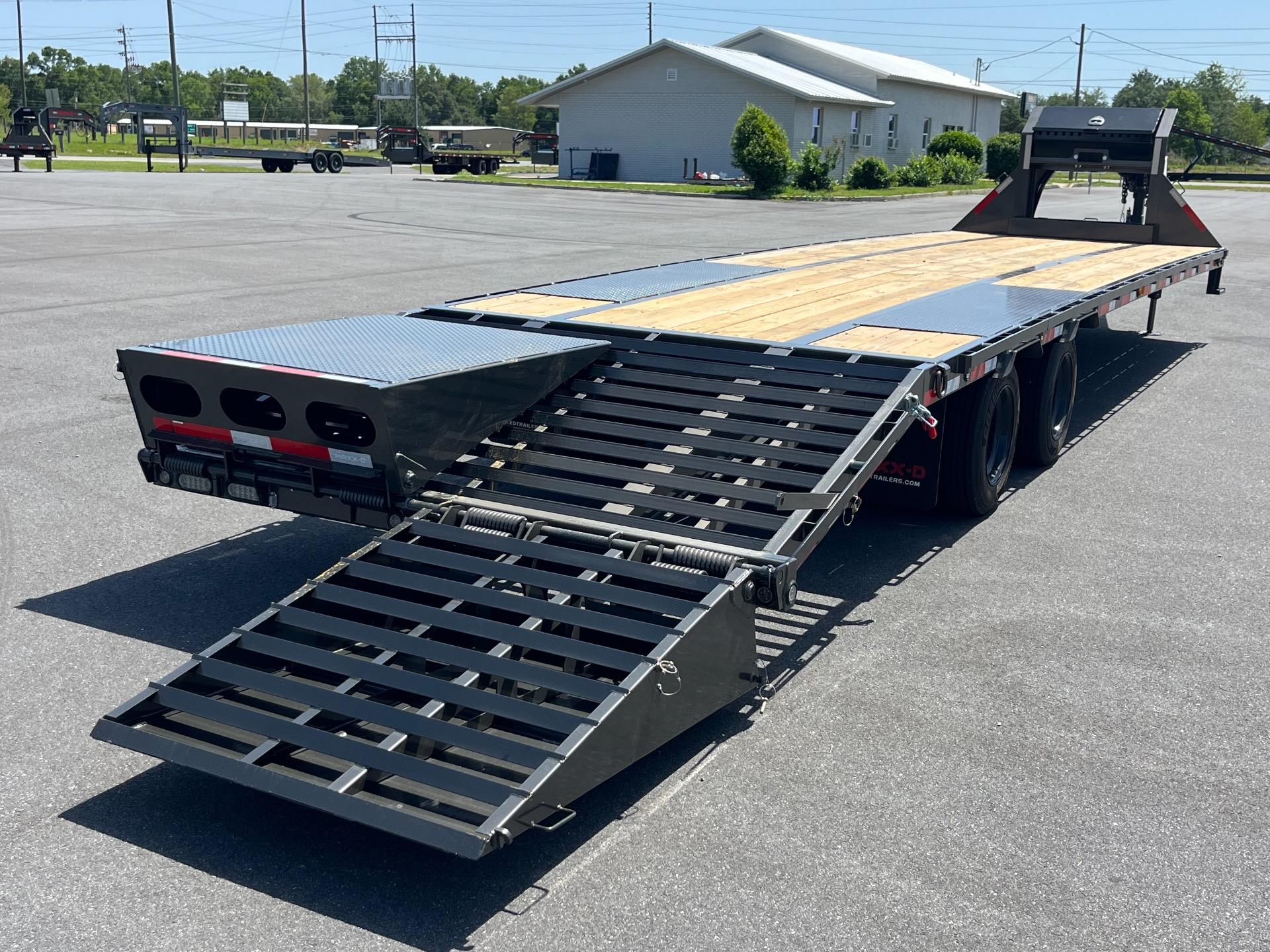 2025 MAXX-D LHX 8.5' x 32' 7