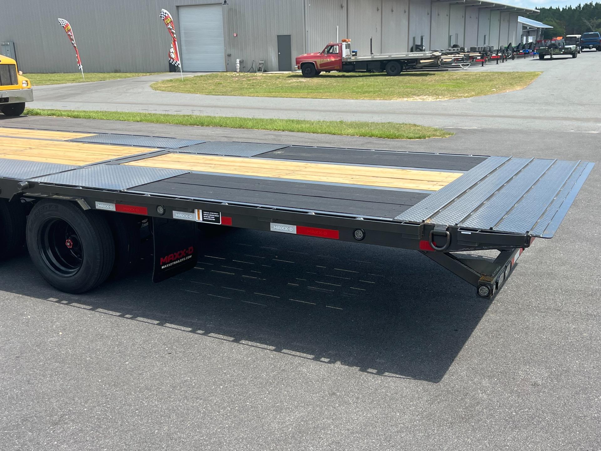 2026 MAXX-D YDX 8.5' x 32' 9