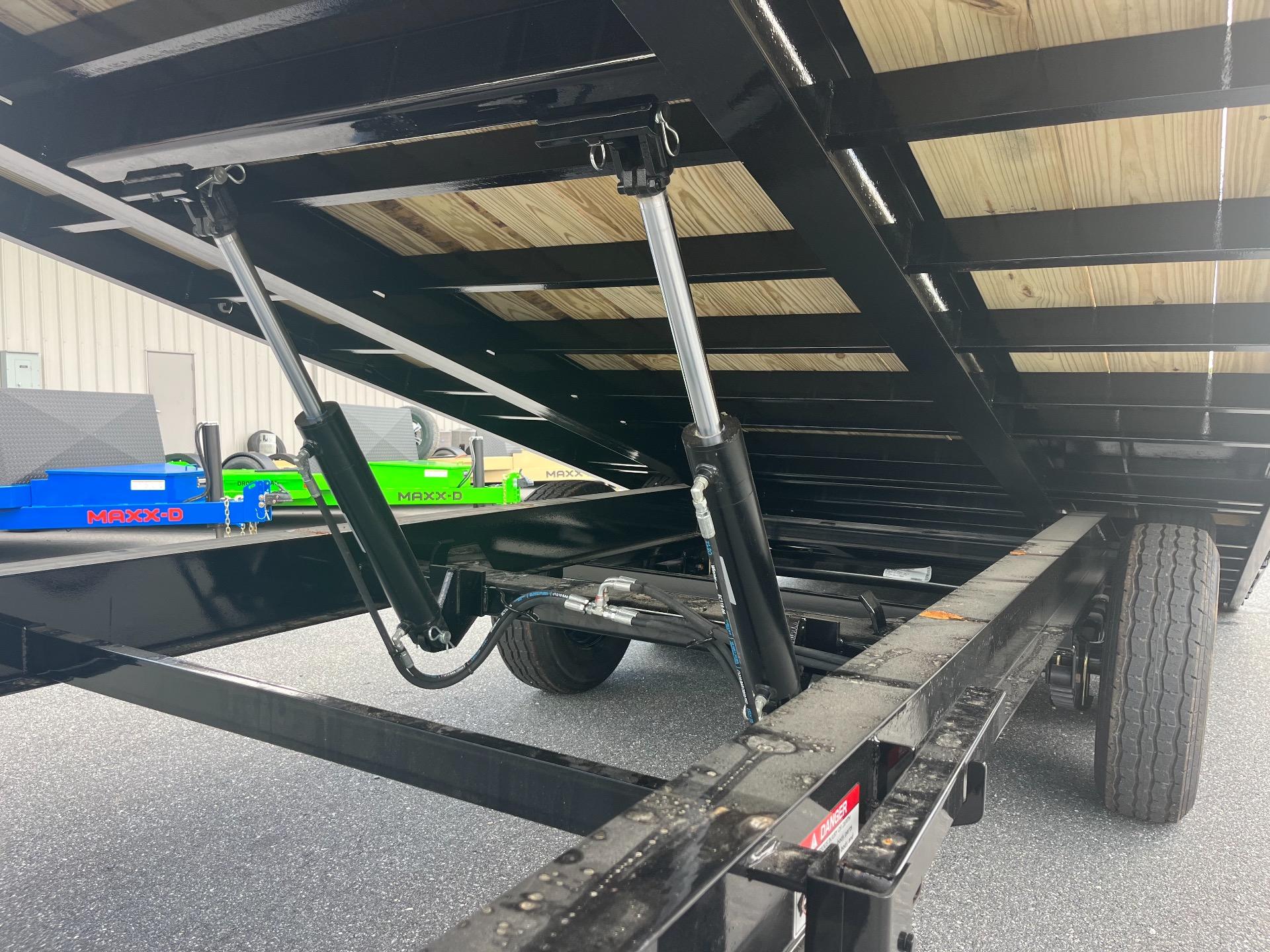 2026 MAXX-D TOX 8.5' x 22' 6