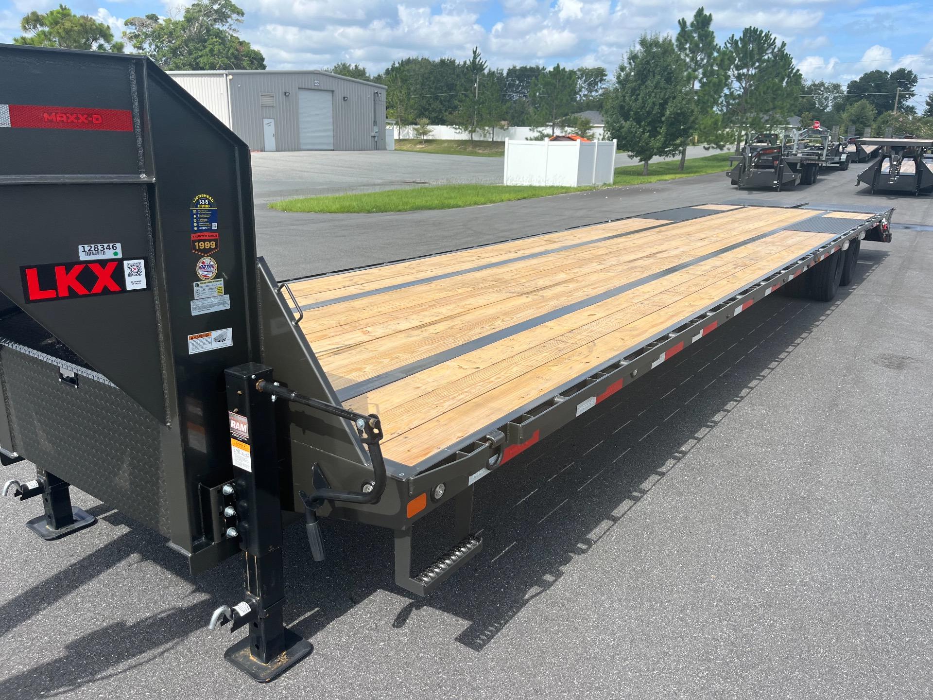 2026 MAXX-D LKX 8.5' x 40' 2