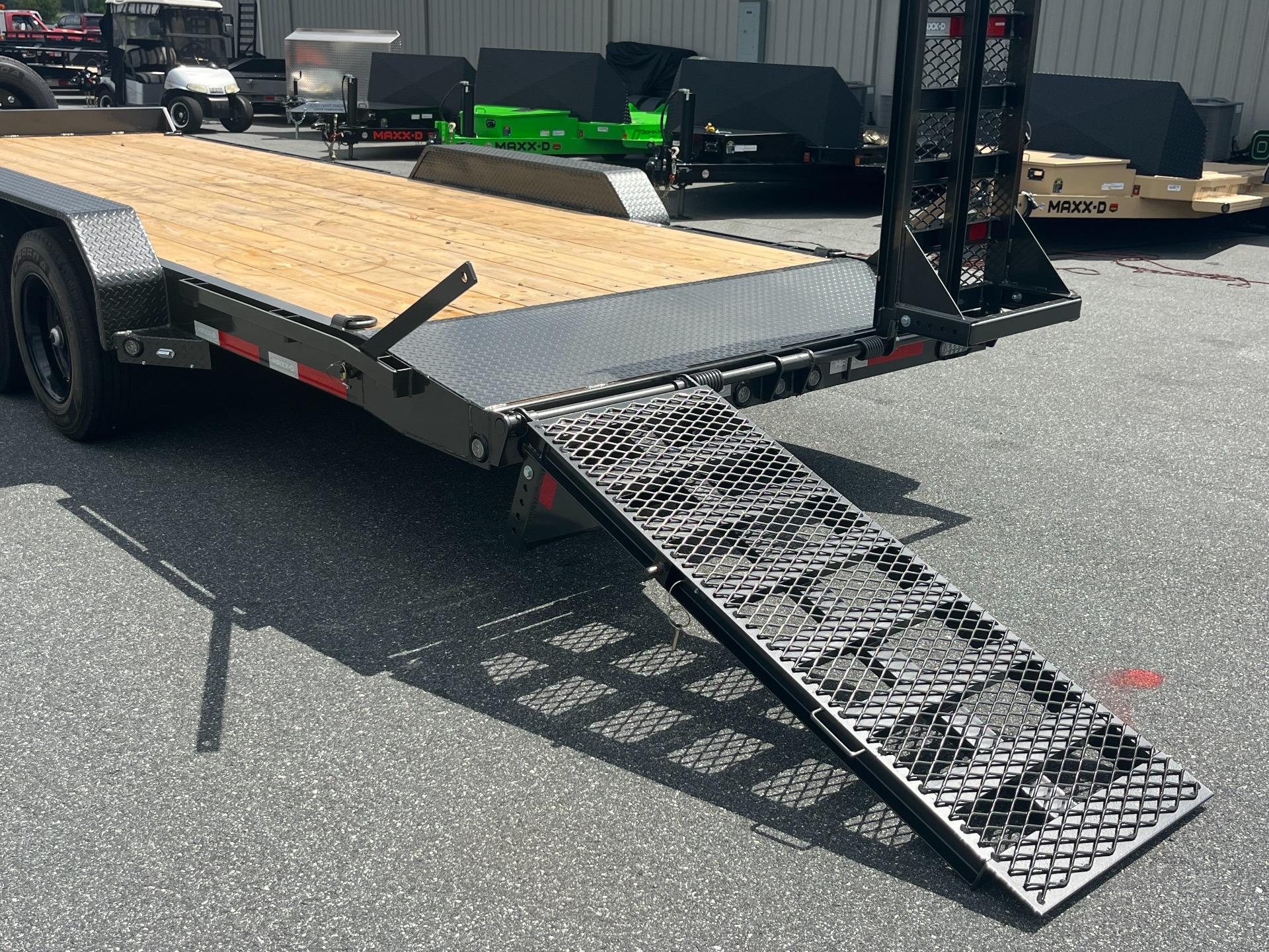 2026 MAXX-D C8X 7' x 22' 8