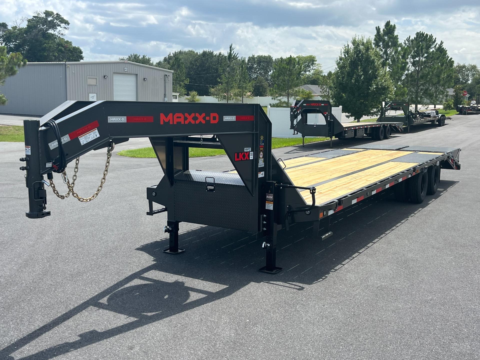 2026 MAXX-D LKX 8.5' x 30' 10