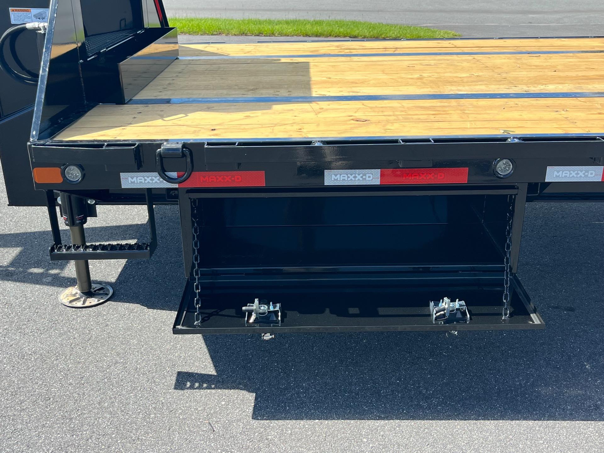 2026 MAXX-D LHX 8.5' x 32' 11