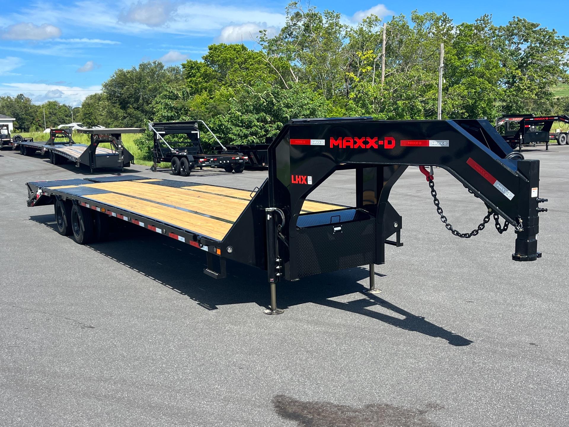 2026 MAXX-D LHX 8.5' x 32' 2