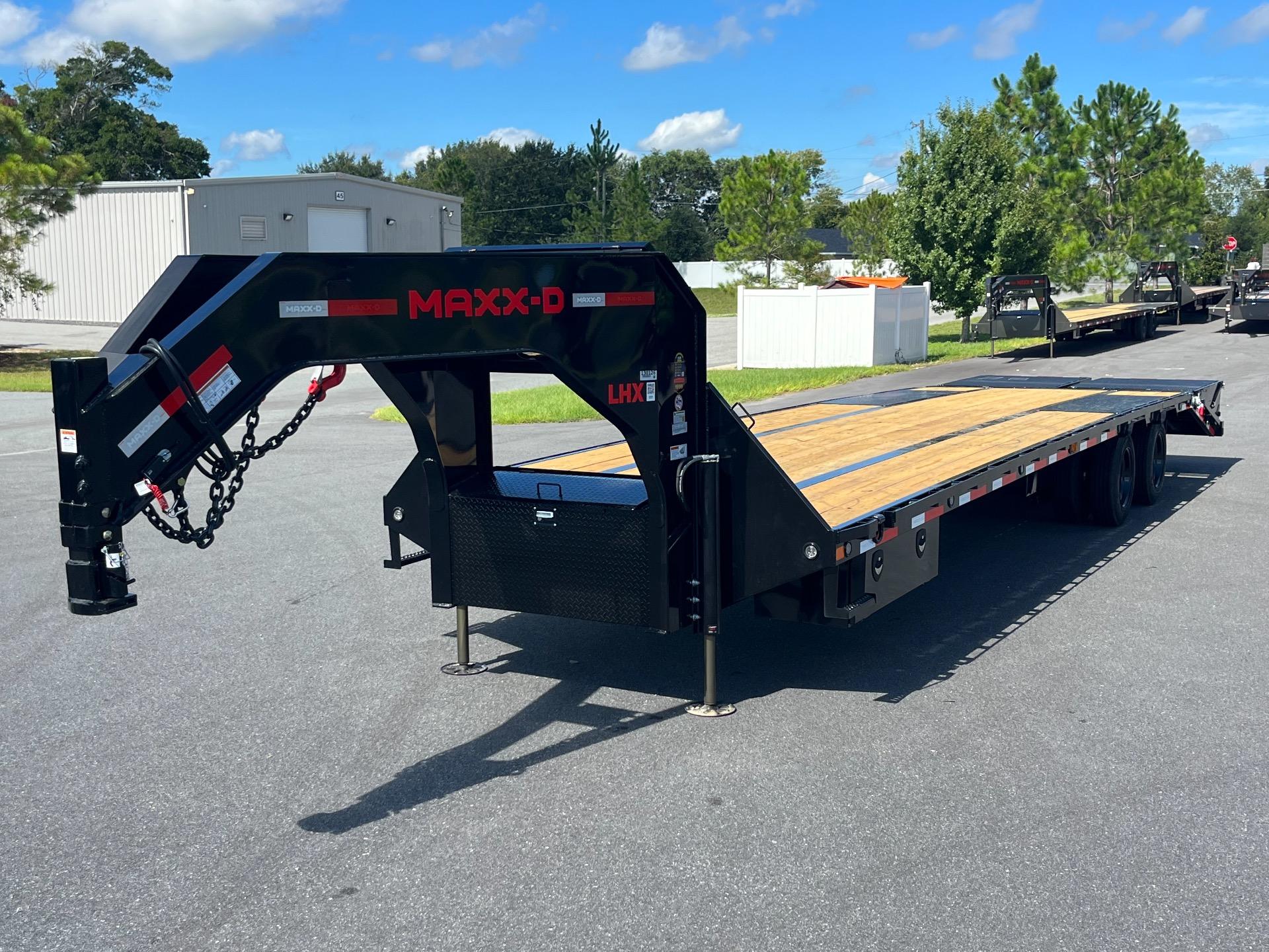 2026 MAXX-D LHX 8.5' x 32' 1