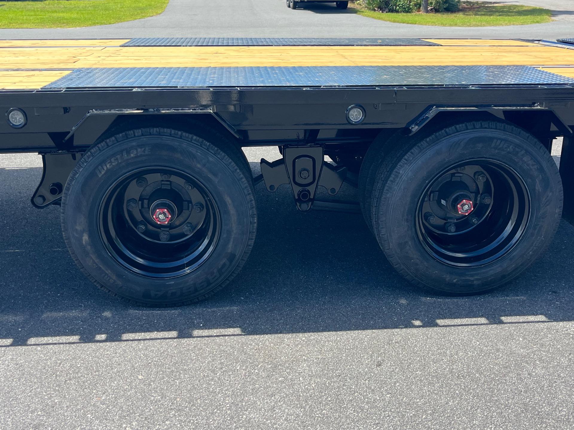 2026 MAXX-D LHX 8.5' x 32' 9