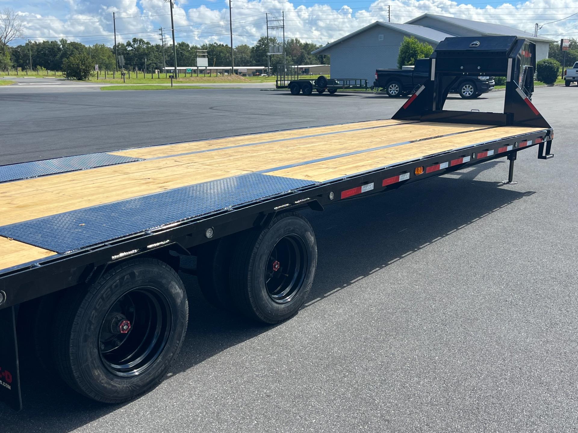 2026 MAXX-D LHX 8.5' x 32' 3