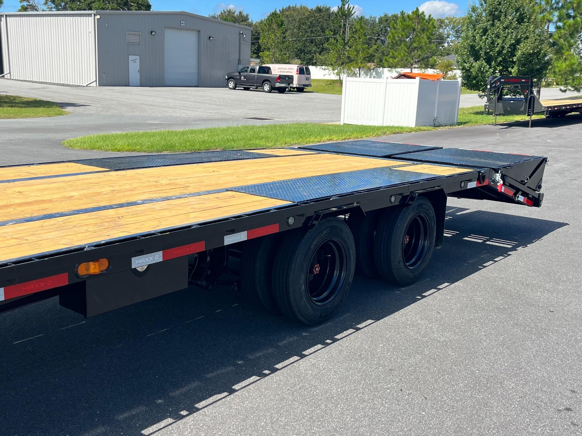 2026 MAXX-D LHX 8.5' x 32' 8