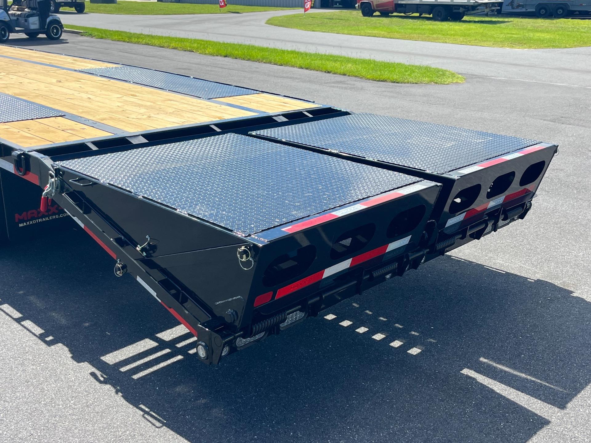 2026 MAXX-D LHX 8.5' x 32' 6