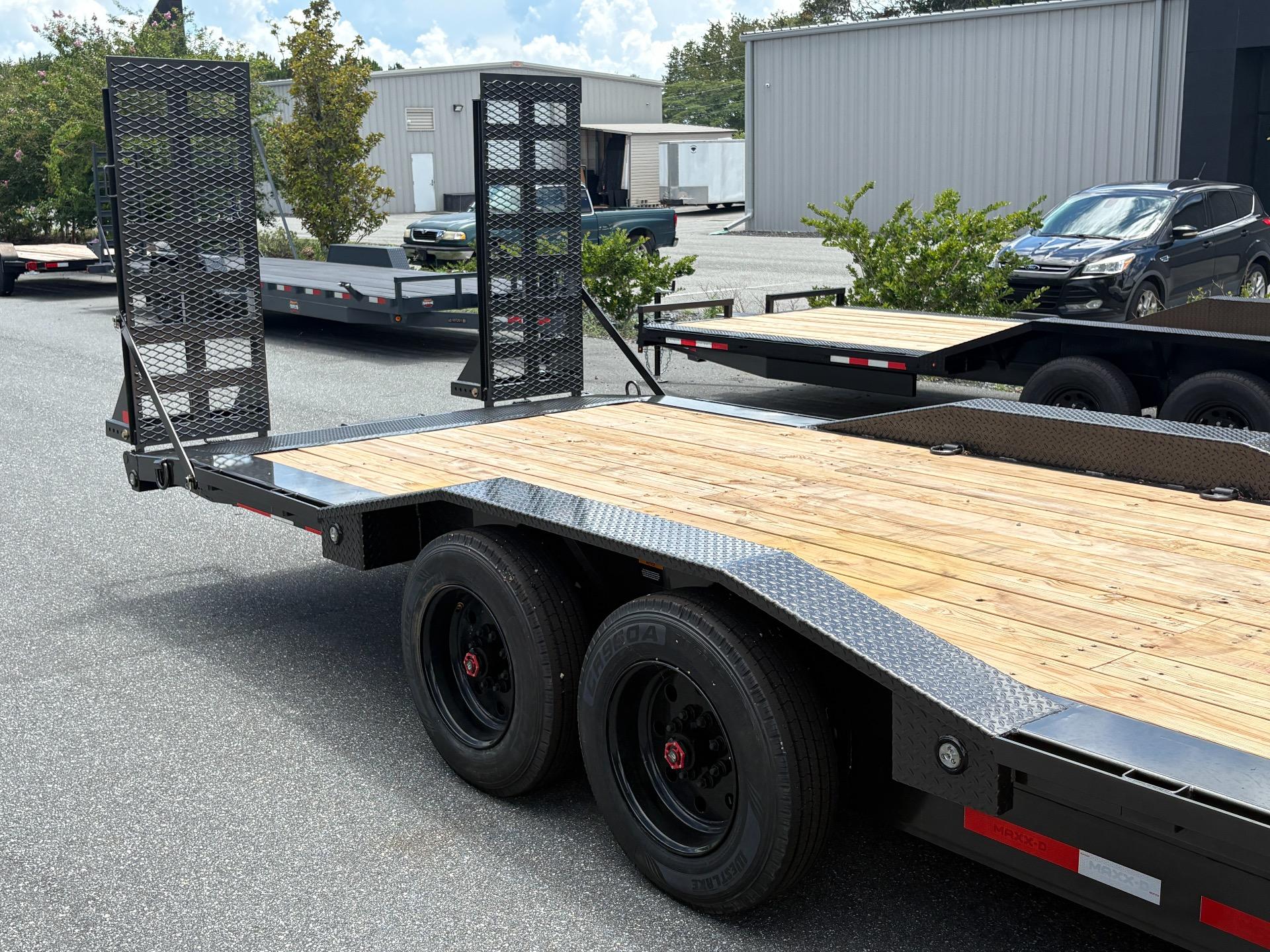 2027 MAXX-D H8X 8.5' x 24' 4