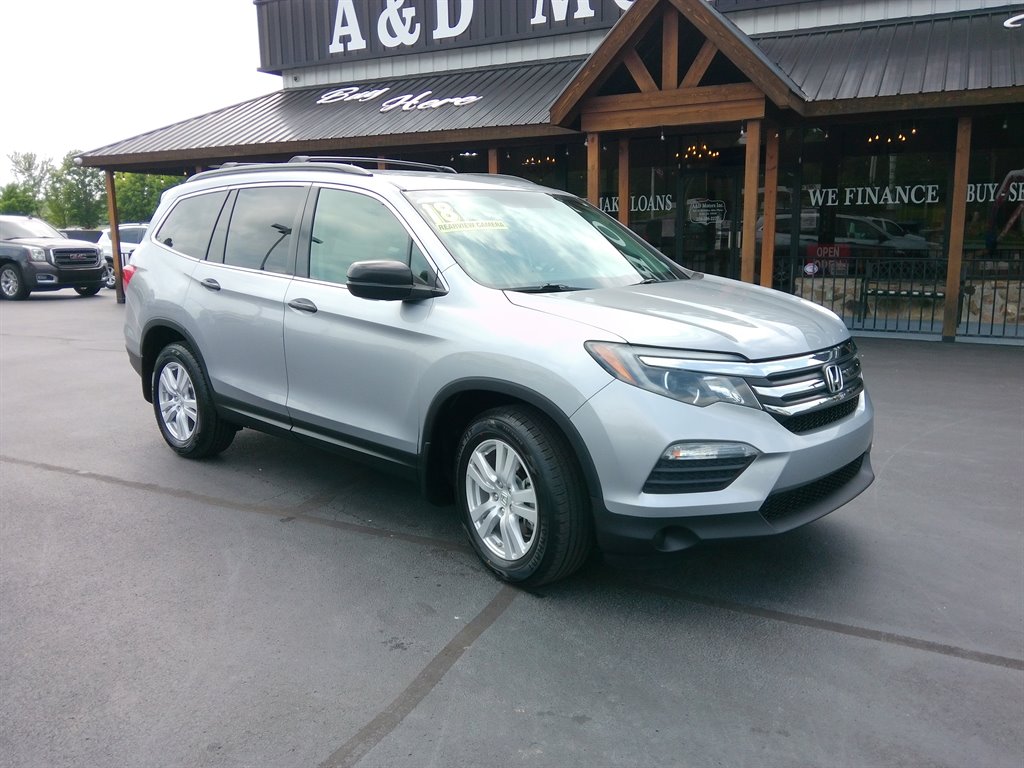 2018 Honda Pilot LX photo 2
