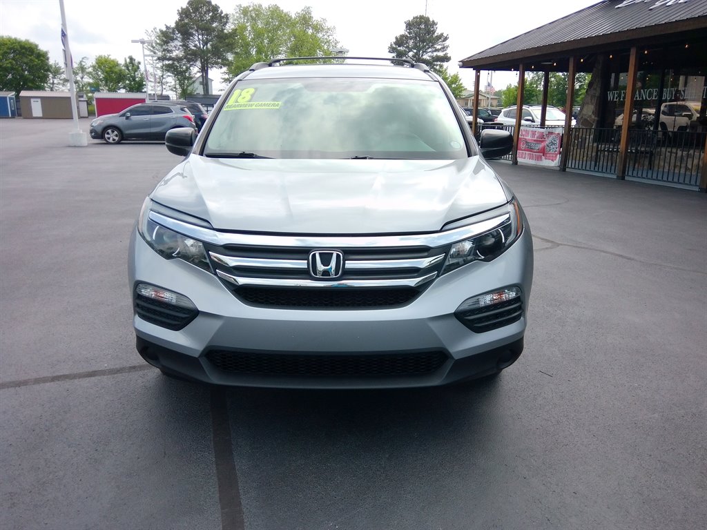 2018 Honda Pilot LX photo 3