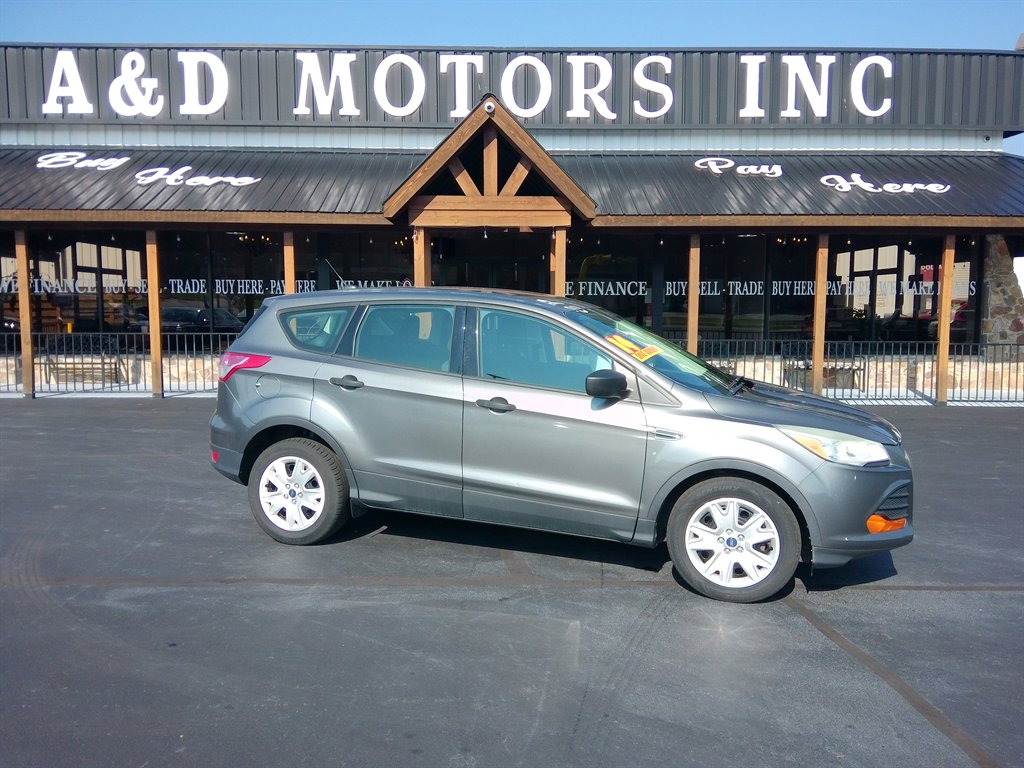 2014 Ford Escape S photo 2