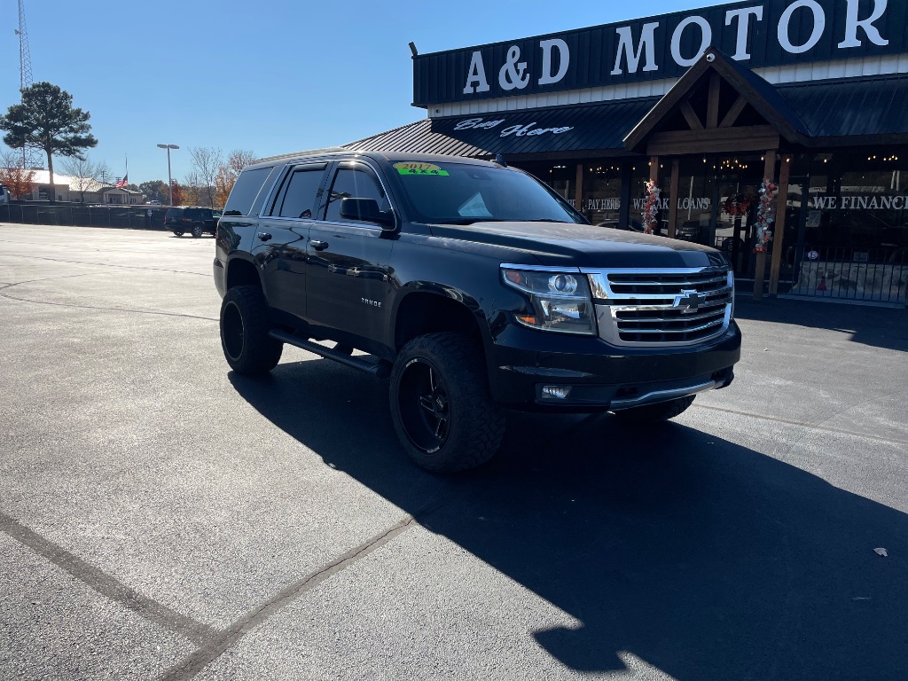 2017 Chevrolet Tahoe LT photo 2