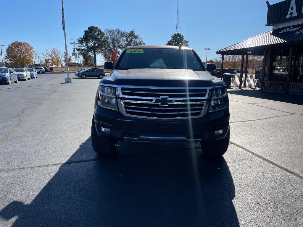 2017 Chevrolet Tahoe LT photo 3