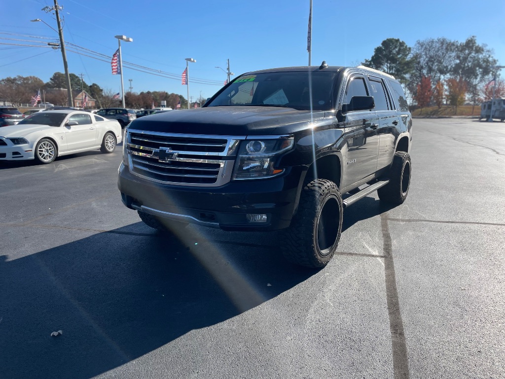 2017 Chevrolet Tahoe LT photo 4