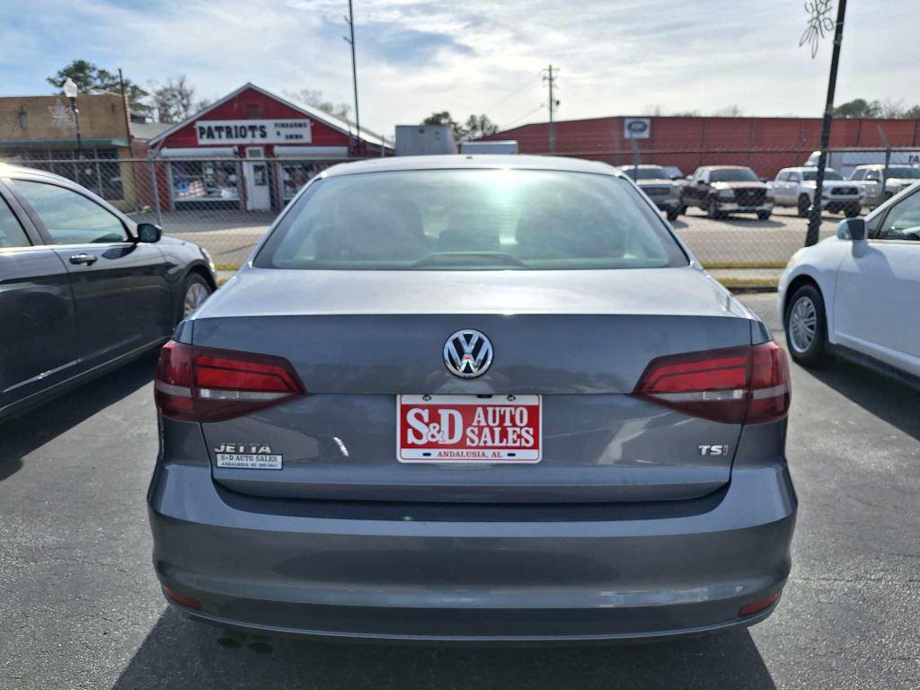 2018 Volkswagen Jetta Wolfsburg Edition photo 3
