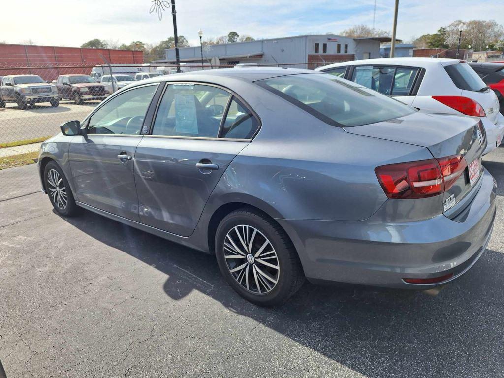 2018 Volkswagen Jetta Wolfsburg Edition photo 2