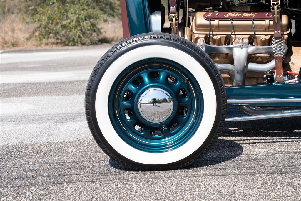 1932 Ford Sedan 33