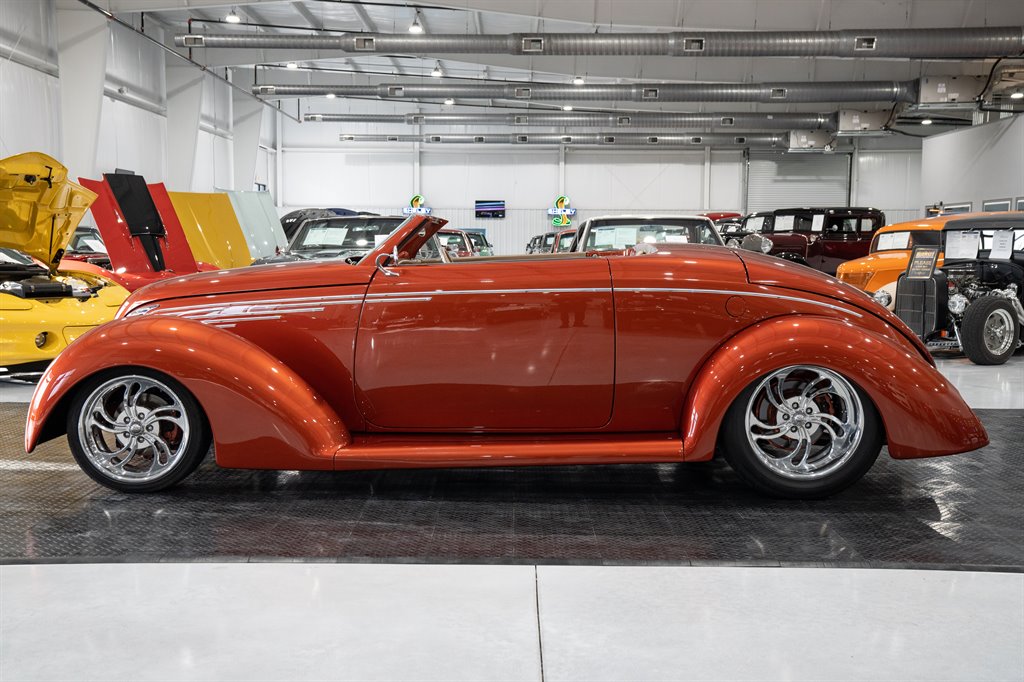 1939 Ford Cabriolet 2
