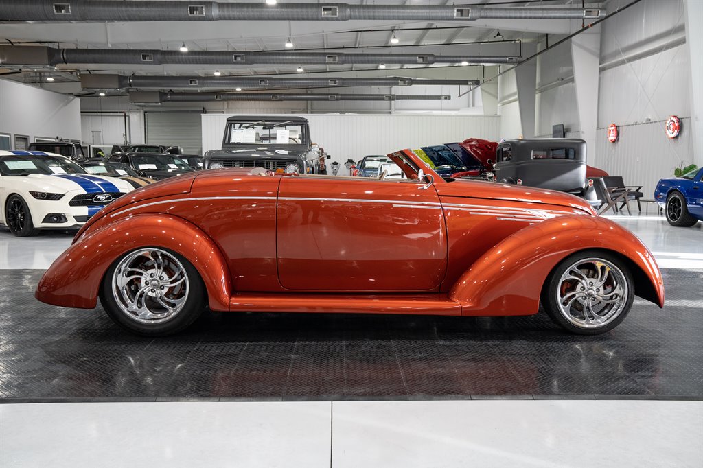 1939 Ford Cabriolet 6