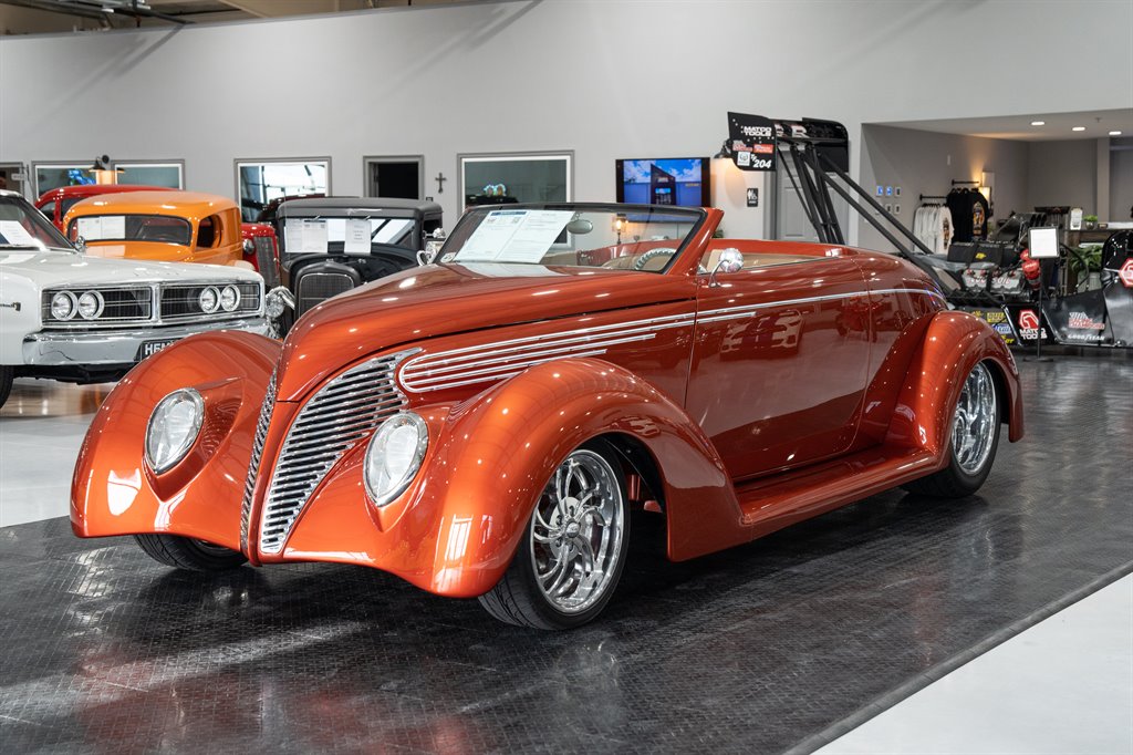 1939 Ford Cabriolet 1