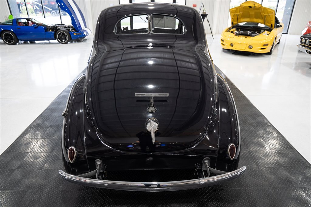 1939 Ford Coupe 18