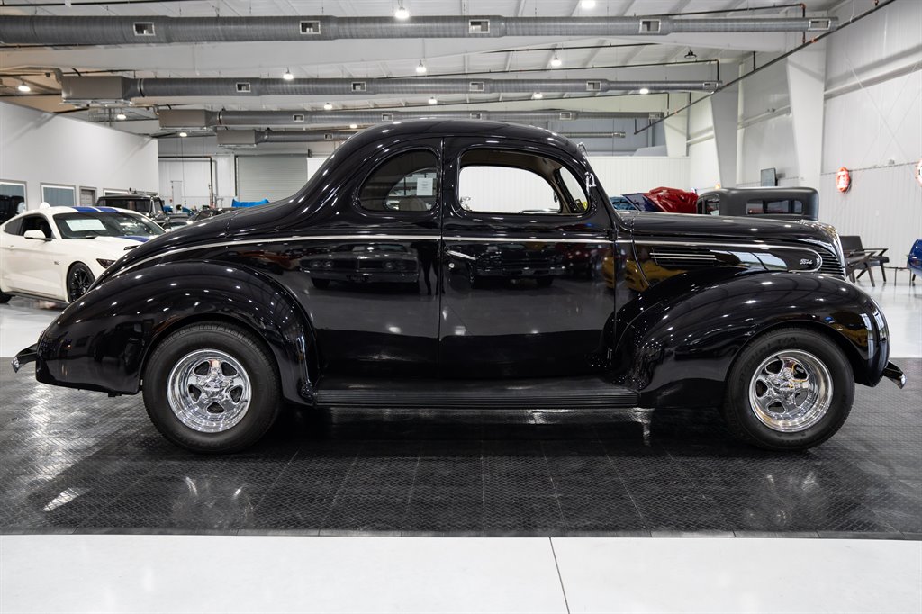 1939 Ford Coupe 6