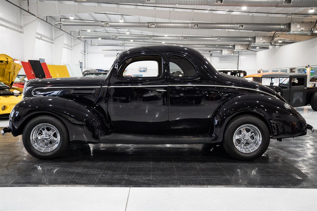 1939 Ford Coupe 2