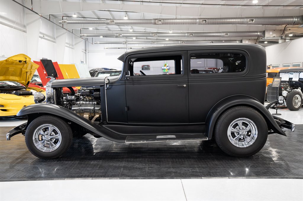 1932 Chevrolet Coupe 2