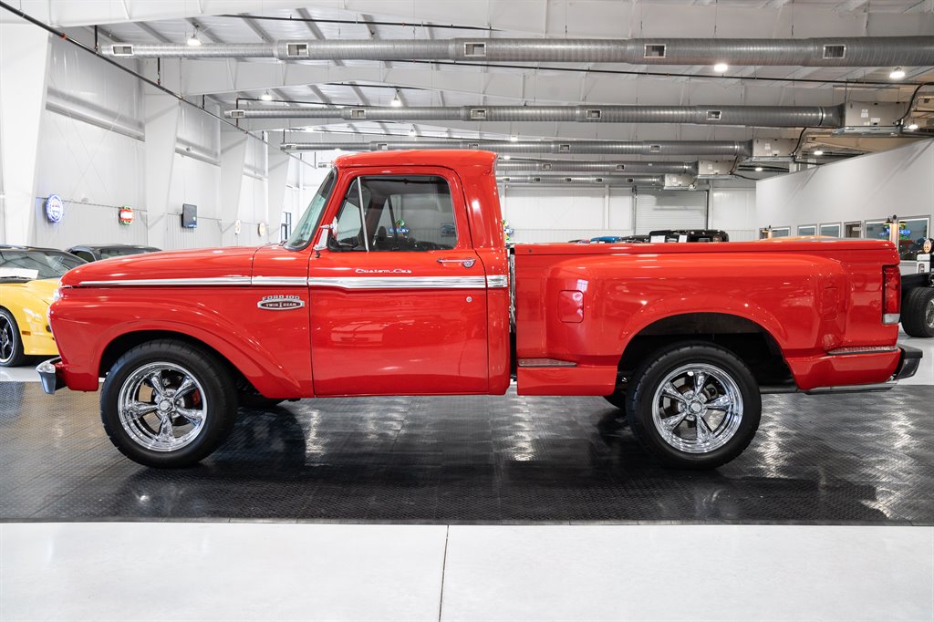 1965 Ford F-100 2