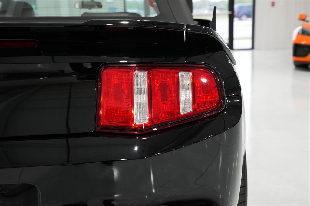 2010 Ford Mustang 24