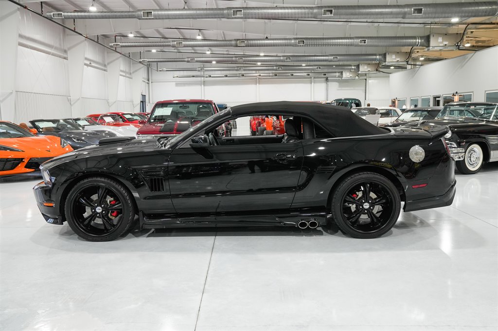 2010 Ford Mustang 2