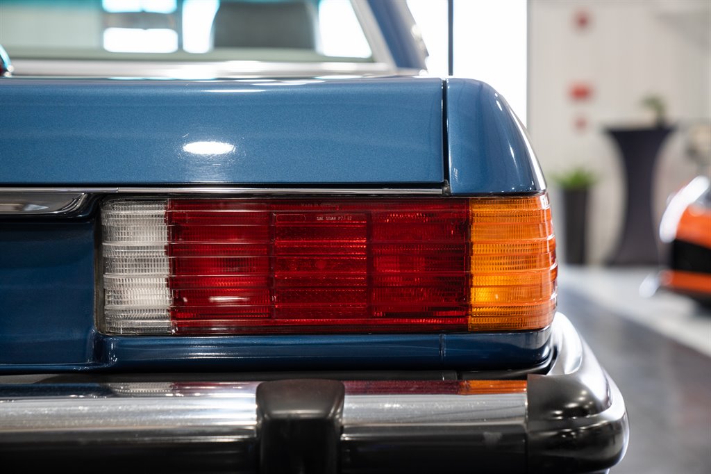 1986 Mercedes-Benz 560 Series 41