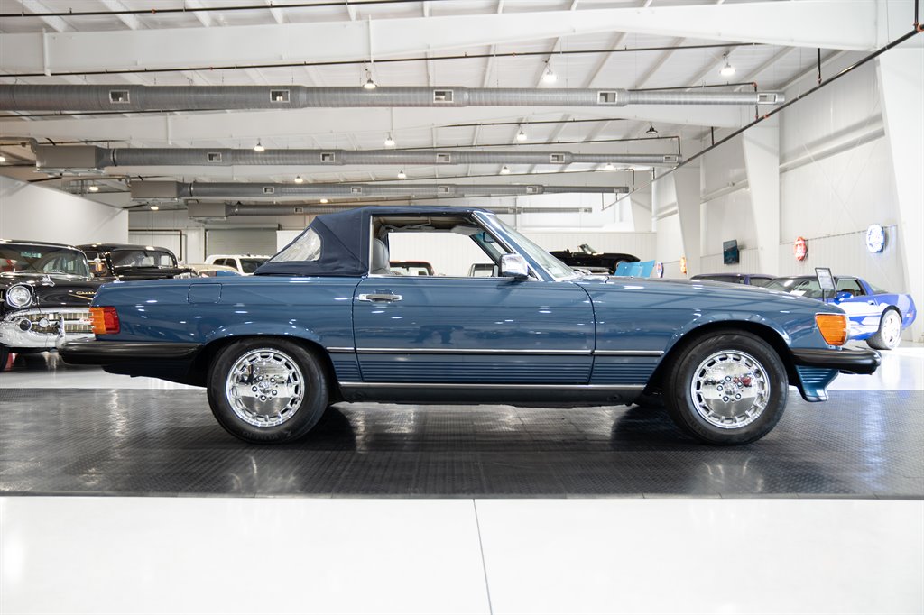 1986 Mercedes-Benz 560 Series 34