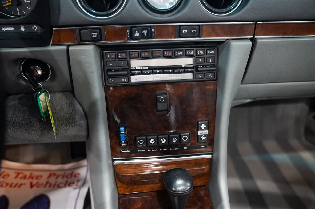 1986 Mercedes-Benz 560 Series 55