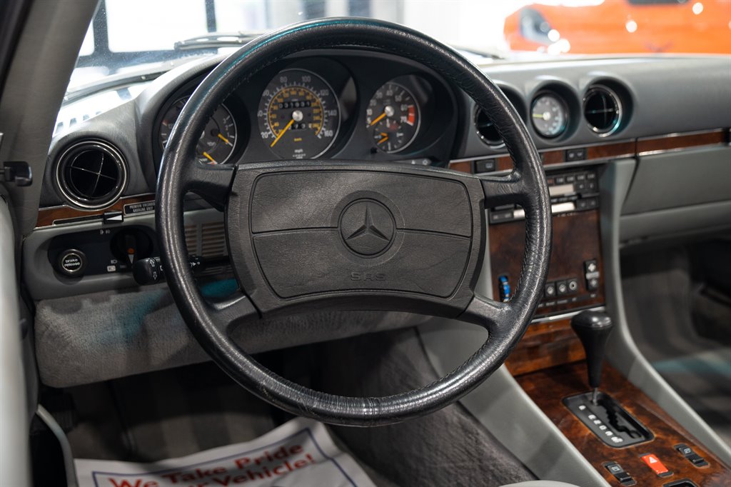1986 Mercedes-Benz 560 Series 49