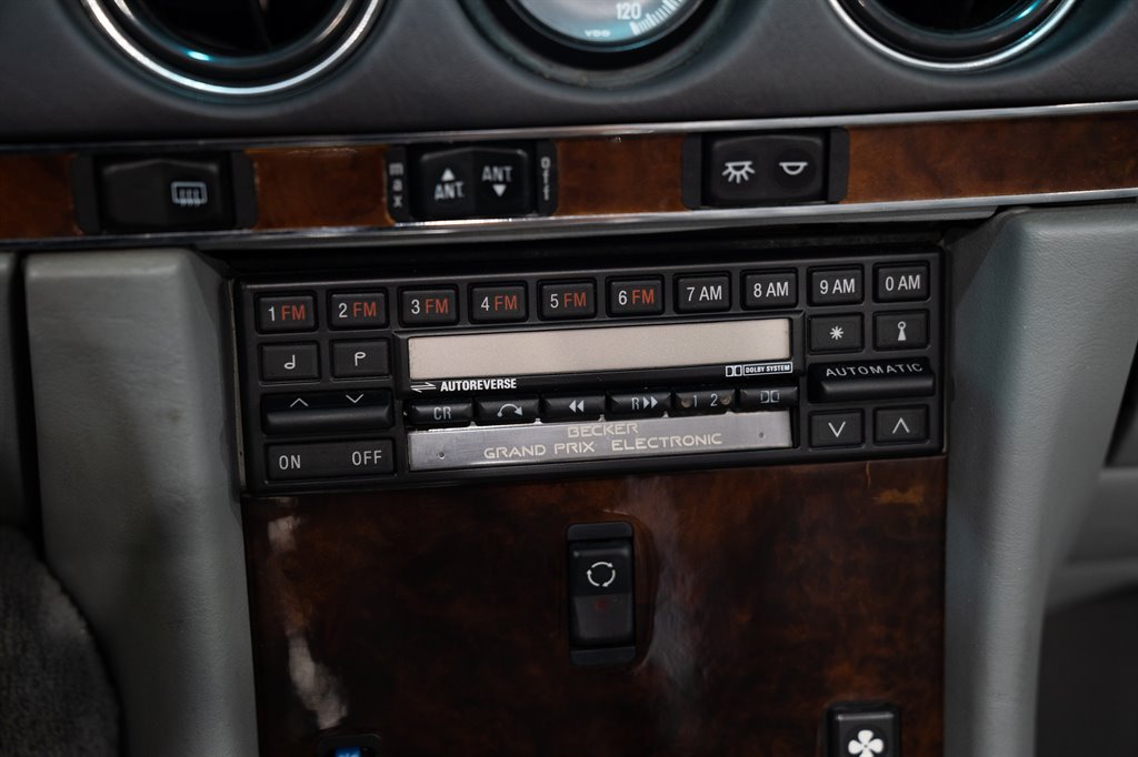 1986 Mercedes-Benz 560 Series 56
