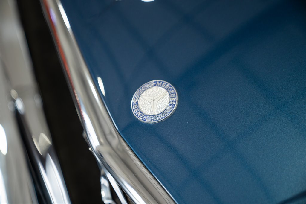 1986 Mercedes-Benz 560 Series 16