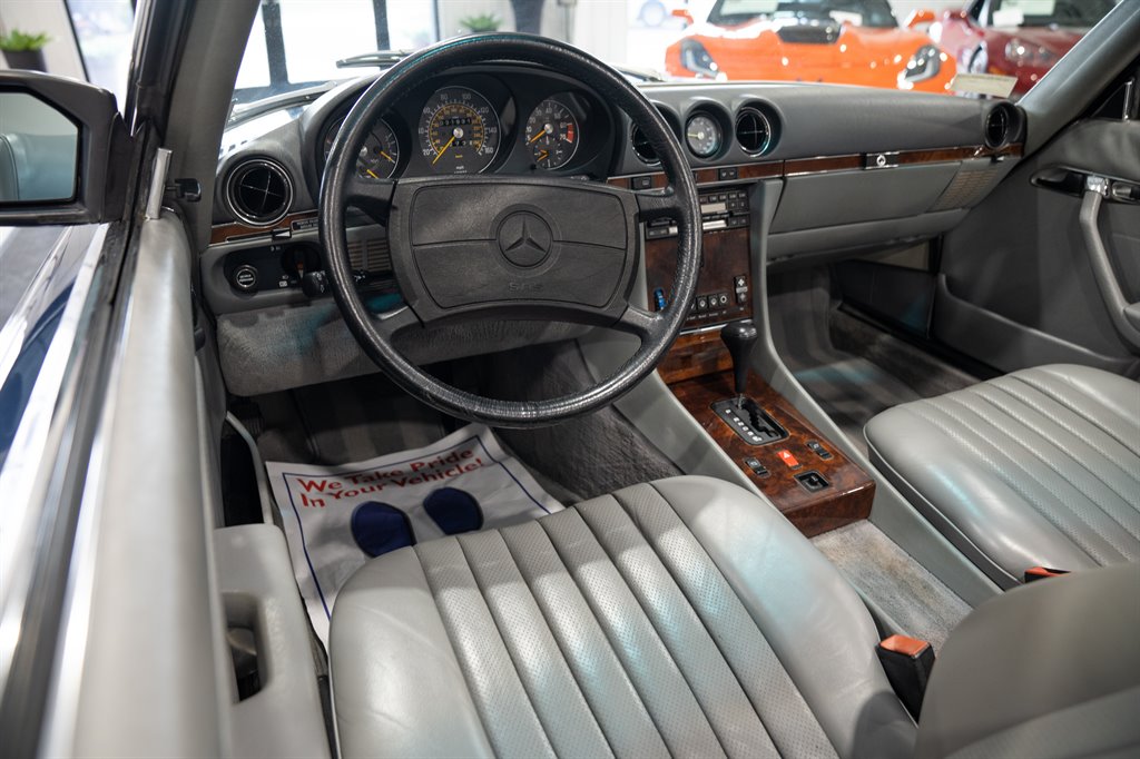 1986 Mercedes-Benz 560 Series 48