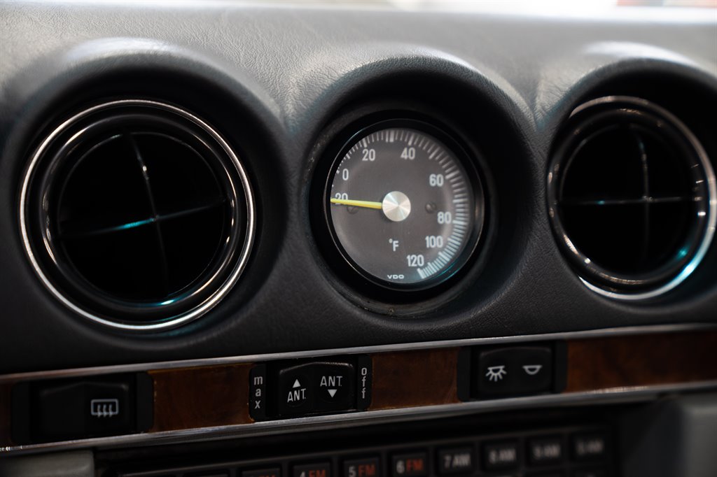 1986 Mercedes-Benz 560 Series 54