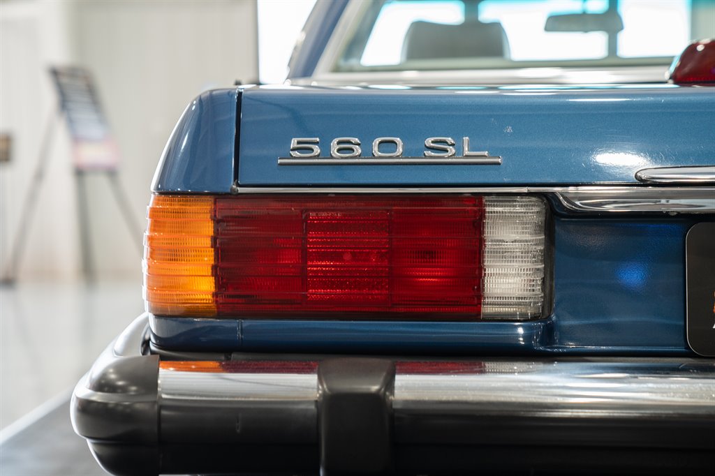1986 Mercedes-Benz 560 Series 40